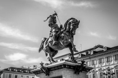 Heykeli Emanuele Filiberto di Savoia, Torino, İtalya