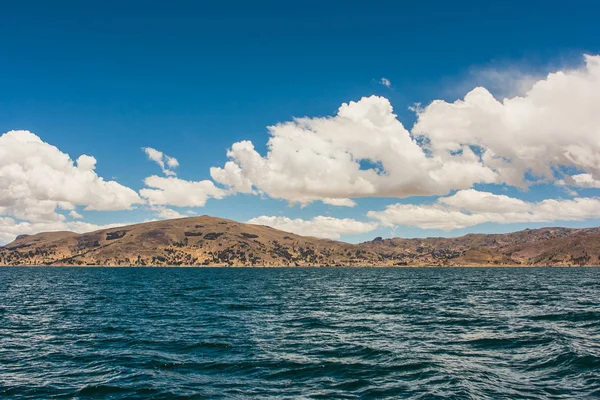 Weergave van Puno bergen van het Titicacameer, Peru — Stockfoto