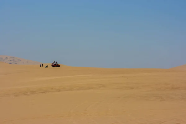 Kumsal arabası Huacachina, ICA, Peru çöl geçiş — Stok fotoğraf