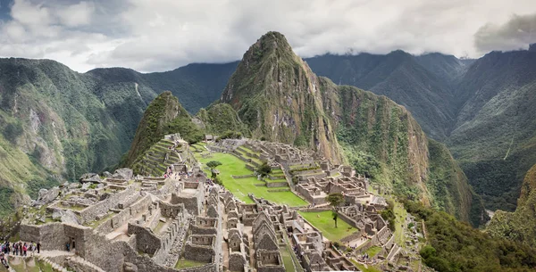 Панорама руїнах Мачу-Пікчу в Куско, Перу — стокове фото