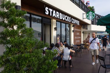 Bangkok, Tayland - 17 Eylül 2016: Ri Starbucks kahve shop