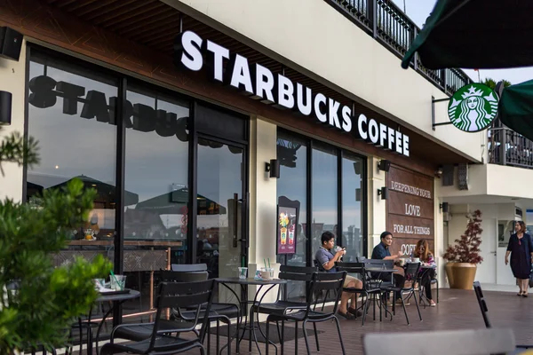 Bangkok, Tayland - 17 Eylül 2016: Ri Starbucks kahve shop