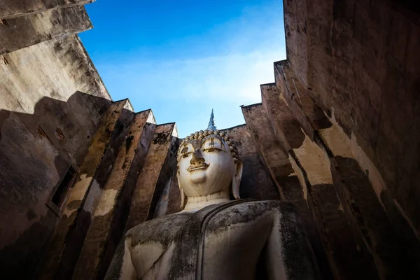 Antica statua buddha a Wat Si Chum sul Sukhothai Historical Par — Foto Stock