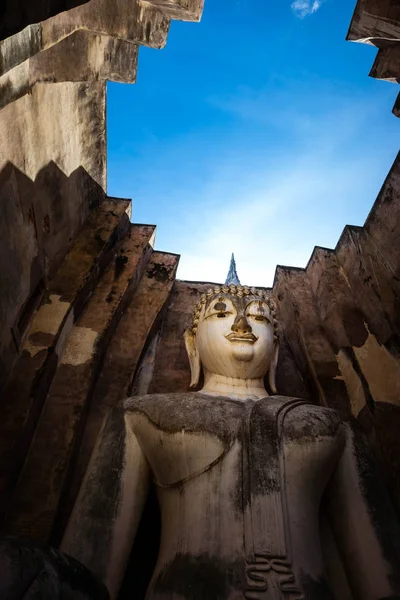 Antica statua buddha a Wat Si Chum sul Sukhothai Historical Par — Foto Stock