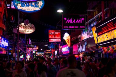 Pattaya, Tayland - 2 Eylül 2017: Renkli gece ışık zekâ