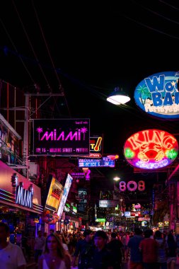 Pattaya, Tayland - 2 Eylül 2017: Renkli gece ışık zekâ