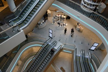 Modern alışveriş merkezi