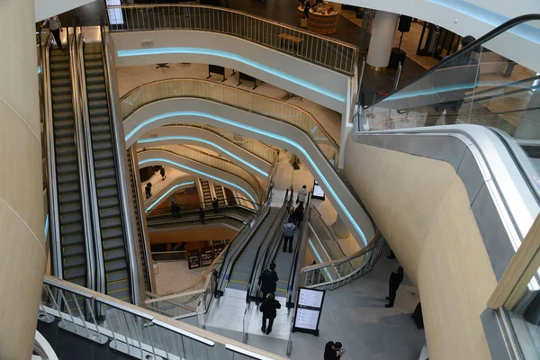 Moderno centro commerciale — Foto Stock