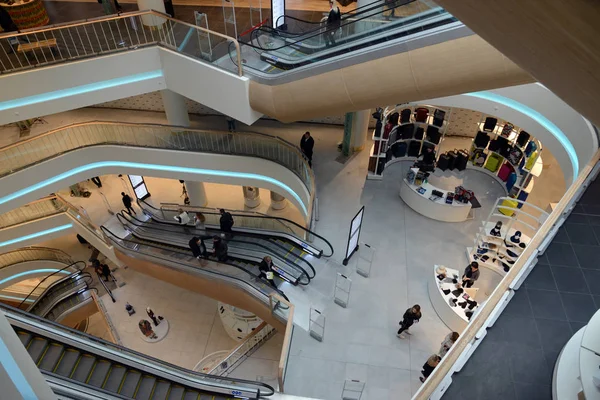 Centro comercial moderno —  Fotos de Stock