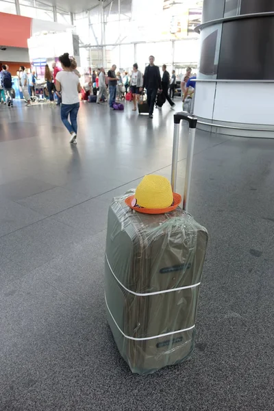 Vol bagage op de luchthaven — Stockfoto