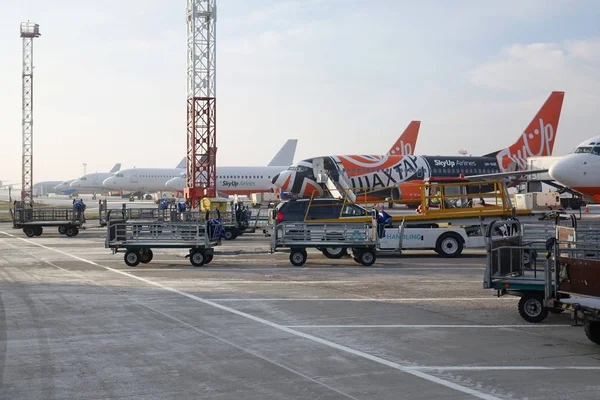 Kijev Boryspil Nemzetközi Repülőtér Ukrajna Parkoló Repülőgépek — Stock Fotó