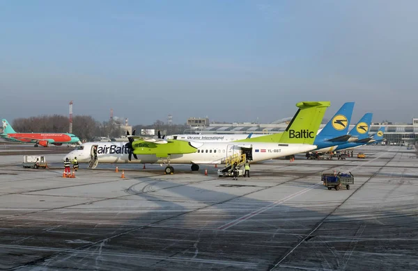 Киев Международный Аэропорт Борисполь Украина Самолеты Парковке — стоковое фото
