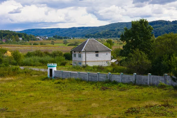 Design i gården av ett privat hus — Stockfoto