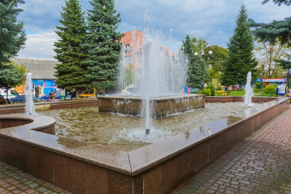 Plazas, parques, fuentes, estatuas ciudades del oeste de Ucrania —  Fotos de Stock