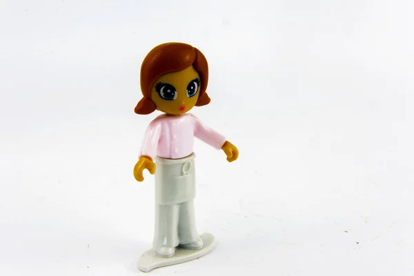 Kinderspielzeug und Figuren auf weißem Hintergrund — Stockfoto