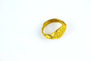 Yazıt ile Arapça yüzük: Allah'ın adıyla, 14-15 ce