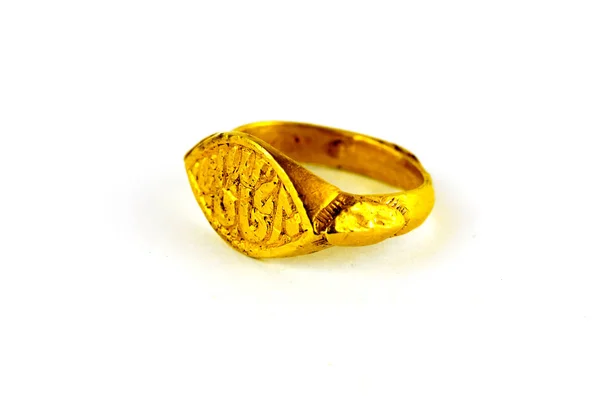 Арабское кольцо с надписью: IN THE NAME OF ALLAH, 14-15 ce — стоковое фото