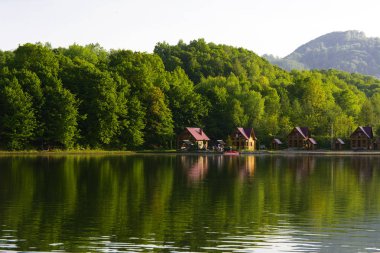 Dinlenme ve balıkçılık, Ukrayna için büyük güzel göl üzerinde göster