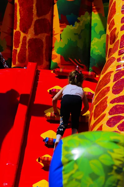 Çocuk CIT şişme çocuk oyun oynamak