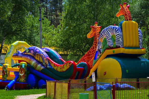 Çocuk CIT şişme çocuk oyun oynamak