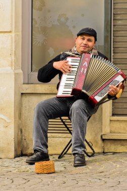 Şehir akordeon, insan müzik çılgınlığı.