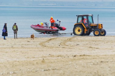 Tekne römork ile suda doğru eğimi