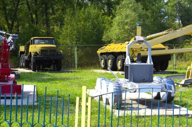 Bir sergi moloz sonra ele Sovyet robotlar 