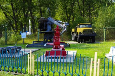 Bir sergi ile moloz ele Sovyet robotlar 