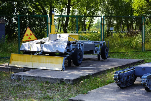 Выставка советских роботов, которые разобрались с обломками после — стоковое фото