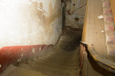 Dükkanı çalıştı bitkinin yağma ve yok etmek 