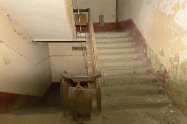 Dükkanı çalıştı bitkinin yağma ve yok etmek 