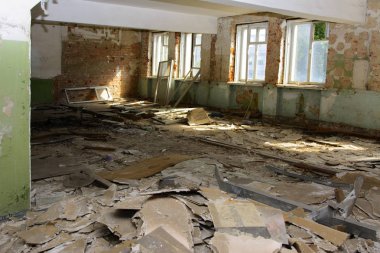 Dükkanı çalıştı bitkinin yağma ve yok etmek 