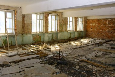 Dükkanı çalıştı bitkinin yağma ve yok etmek 