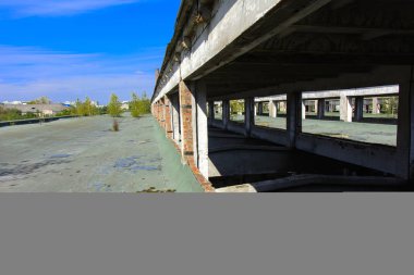 Yıkılan bina fabrika Atölyesi, 