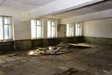 Dükkanı çalıştı bitkinin yağma ve yok etmek 