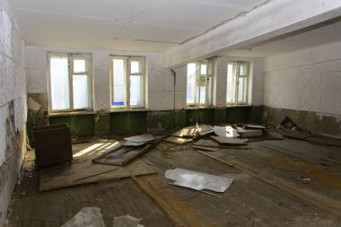 Dükkanı çalıştı bitkinin yağma ve yok etmek 