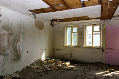 Dükkanı çalıştı bitkinin yağma ve yok etmek 