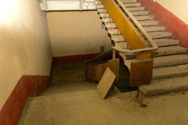 Dükkanı çalıştı bitkinin yağma ve yok etmek 