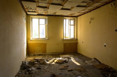 Dükkanı çalıştı bitkinin yağma ve yok etmek 