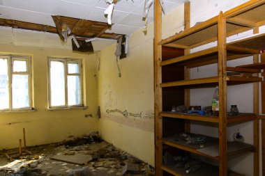 Dükkanı çalıştı bitkinin yağma ve yok etmek 