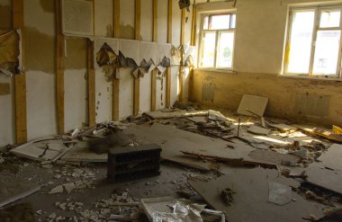 Dükkanı çalıştı bitkinin yağma ve yok etmek 