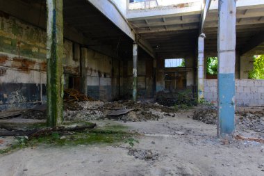 Yıkılan binanın çalıştığı Fabrika atölye