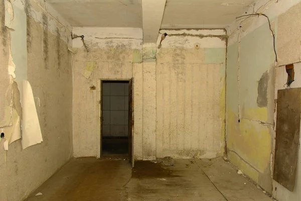 Dükkanı çalıştı bitkinin yağma ve yok etmek 