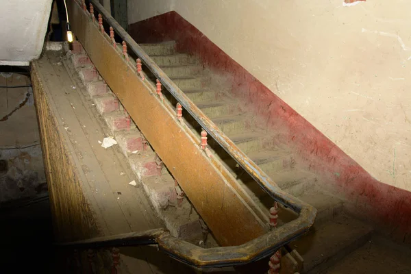 Dükkanı çalıştı bitkinin yağma ve yok etmek 