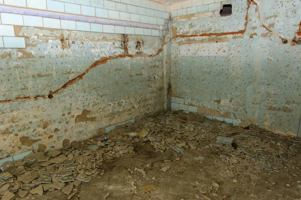 Dükkanı çalıştı bitkinin yağma ve yok etmek 