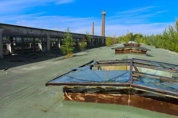 Yıkılan bina fabrika Atölyesi