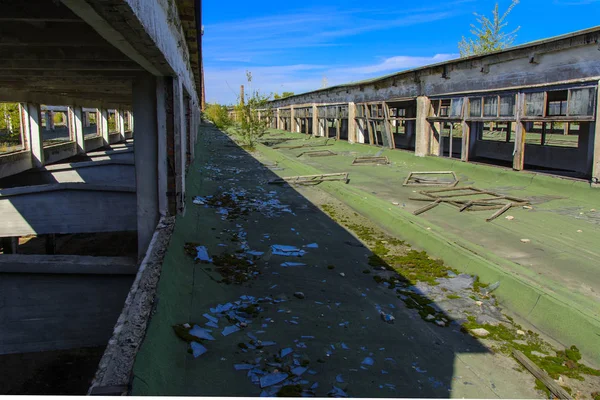 Yıkılan bina fabrika Atölyesi, 