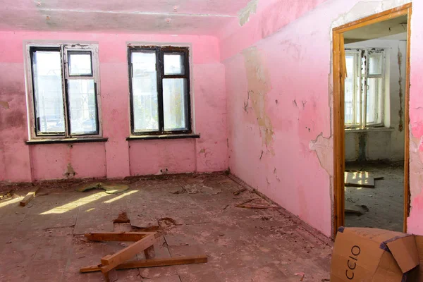 Dükkanı çalıştı bitkinin yağma ve yok etmek 