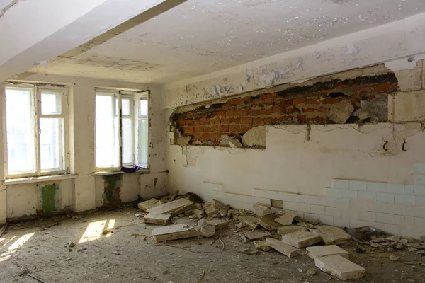 Dükkanı çalıştı bitkinin yağma ve yok etmek 