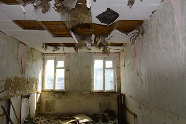 Dükkanı çalıştı bitkinin yağma ve yok etmek 